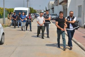 FET&Ouml; ş&uuml;phelisi 10 polis, mahrem imamlarla konuşmuş