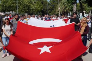 Ege &Uuml;niversitesi'nden 15 Temmuz i&ccedil;in demokrasi y&uuml;r&uuml;y&uuml;ş&uuml;