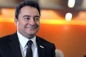Ali Babacan yeni parti kurma kararını erteledi mi?