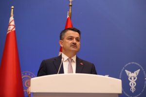 Bakan Pakdemirli, ormanların sessiz kahramanlarını yalnız bırakmadı