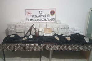&Ccedil;ok sayıda av t&uuml;feği ve tıbbi malzeme ele ge&ccedil;irildi
