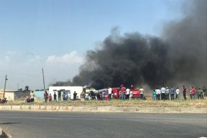 Seyir halindeki tır alev topuna d&ouml;nd&uuml;