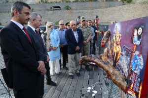 Asma K&ouml;pr&uuml;de 15 Temmuz Şehitleri Temalı Resim Sergisi