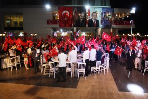 Şehit ve gazi aileleri 15 Temmuz yemeğinde buluştu