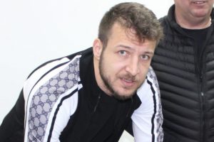 Batuhan Karadeniz, transferini sosyal medyadan duyurdu