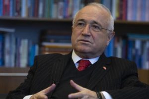 &Ccedil;i&ccedil;ek: Yeni partinin ekonomik sorunları nasıl &ccedil;&ouml;zeceğine ilişkin net bir g&ouml;r&uuml;ş&uuml; olmalı