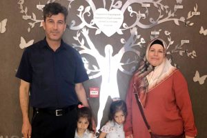 Eşine &ouml;nce b&ouml;brek, sonra iki evlat verdi