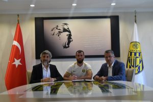 MKE Ankarag&uuml;c&uuml;, Zaur Sadaev ile imzayı attı