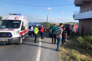 Sakarya'da otomobil takla attı: 3 yaralı