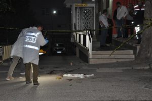 Kız arkadaşını yaraladıktan sonra intihar etti