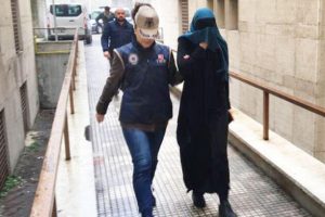 DEAŞ'lı kadınların Fransa'dan Suriye'ye pikapla yolculuğu Bursa'da deşifre oldu