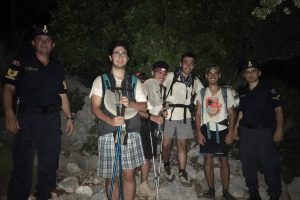 Ekipler seferber oldu! Y&uuml;r&uuml;y&uuml;ş yaparken kaybolan 4 gen&ccedil;...