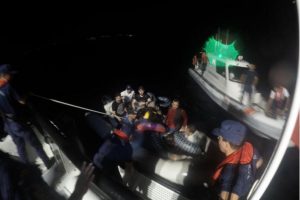 Bodrum a&ccedil;ıklarında 10 ka&ccedil;ak g&ouml;&ccedil;men yakalandı