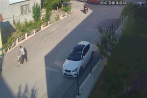 Motosiklet hırsızları kameraya yakalandı