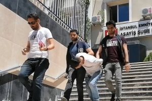 Su&ccedil; ortaklarından para &ccedil;alan hırsız anbean kamerada