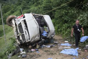 6 kişinin &ouml;ld&uuml;ğ&uuml; kazanın şof&ouml;r&uuml; tutuklandı