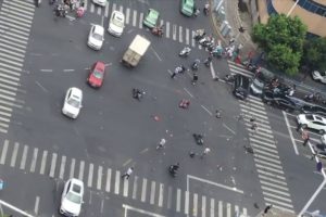 &Ccedil;in'de feci kaza: 3 &ouml;l&uuml;, 10 yaralı