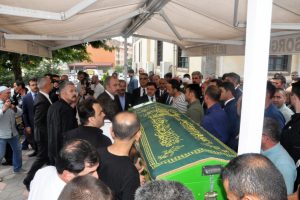 Kalp krizinden &ouml;len hakim toprağa verildi