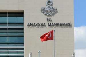 Anayasa Mahkemesi Y&Ouml;K başkanının soruşturma a&ccedil;ma yetkisine iptal