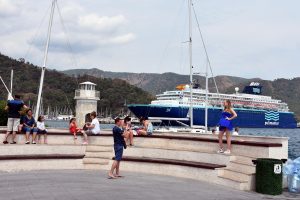 'Horizon' adlı kruvaziyer gemisi Marmaris'e geldi