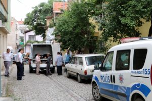 4 &ccedil;ocuk babası &ccedil;atı katında kendini astı!
