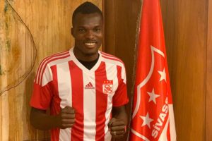 Isaac Cofie Demir Grup Sivasspor'da