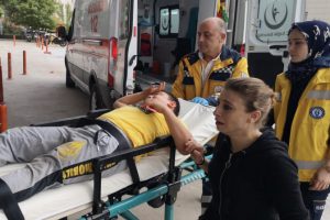 Bursa'da Efe'ye otomobil &ccedil;arptı, annesi g&ouml;zyaşlarına boğuldu