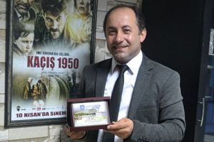 Bulgaristan'dan İhsan Taş'a 'Ka&ccedil;ış 1950' plaketi