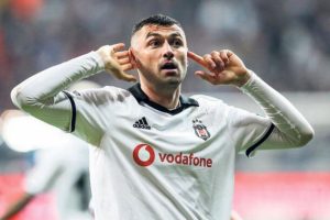 Burak Yılmaz, Lecce'nin eski aşkı &ccedil;ıktı!