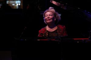 Klasik M&uuml;zik G&uuml;nleri'nde G&uuml;lsin Onay'ı ağırlandı