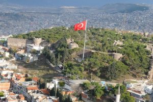 Tun&ccedil; Soyer, Kadifekale'de &uuml;retici pazarı a&ccedil;ıyor