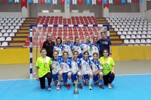 Bursalı hentbolcuların şampiyonluk coşkusu