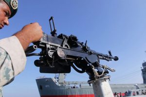 İran, H&uuml;rm&uuml;z Boğazı'nda ka&ccedil;ak petrol tankerine el  koyduklarını duyurdu