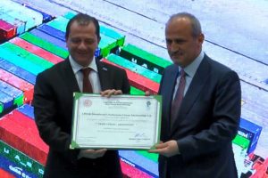 Bakan Turhan: Sondaj faaliyetleri y&uuml;r&uuml;tmek hakkımız
