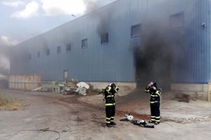 Faaliyeti durdurulan fabrikada patlama! Yaralılar var
