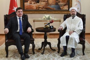 Polonyalı M&uuml;sl&uuml;manlar'dan Diyanet'e teşekk&uuml;r ziyareti