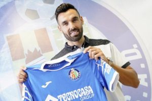 31 yaşında profesyonel oldu, 6 milyon Euro'ya transfer yaptı