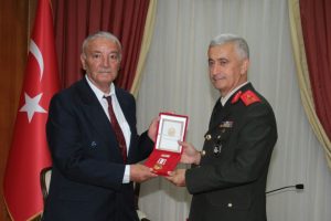 Kıbrıs gazilerine 45 yıl sonra milli m&uuml;cadele anısına madalya