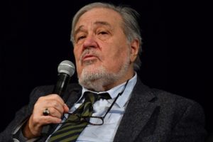 İlber Ortaylı: Ordunun i&ccedil;ine sızmaya &ccedil;alışmak k&uuml;stahlık