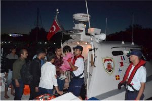 Sahil G&uuml;venlik u&ccedil;ağıyla tespit edilen 29 ka&ccedil;ak yakalandı