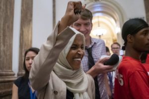 Omar'ı hedef g&ouml;steren Trump'a tepki yağdı