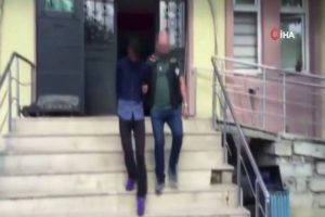 Uzun s&uuml;redir aranan su sayacı hırsızları yakalandı