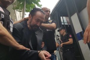 Adnan Oktar su&ccedil; &ouml;rg&uuml;t&uuml; iddianamesi kabul edildi