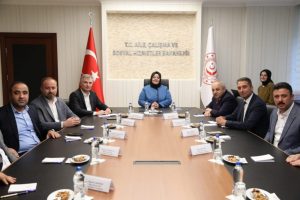 B&uuml;ro Memur-Sen'den &Ccedil;alışma Bakanı Sel&ccedil;uk'a ziyaret