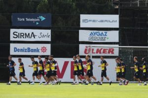 Fenerbah&ccedil;e yeni sezon hazırlıklarını s&uuml;rd&uuml;rd&uuml;