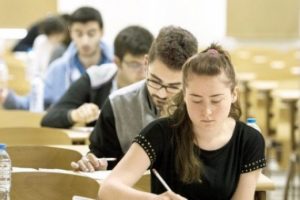 &Uuml;niversite sınavında 15 bin aday 1 soru bile &ccedil;&ouml;zemedi