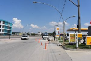 Bursa'da yeni hastane &ouml;n&uuml;ne bas-ge&ccedil; trafik ışıkları monte ediliyor