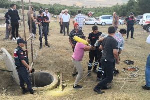 Anne, oğlu ve ikiz kardeşi temizledikleri kuyuda &ouml;ld&uuml;