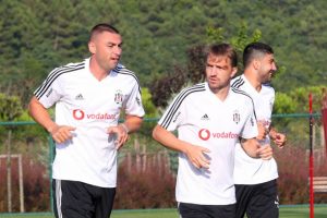 Beşiktaş, taktik ve kondisyon &ccedil;alıştı