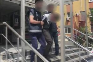 Gen&ccedil; kadına kabusu yaşatmışlardı! Yakalandılar